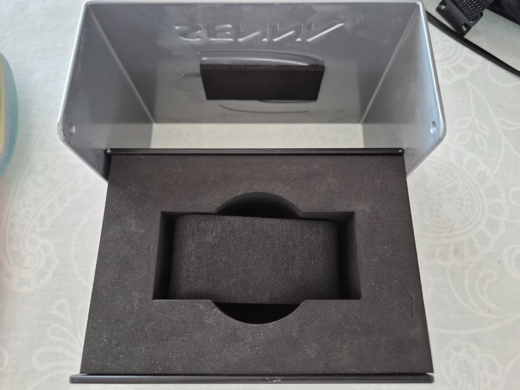 Universal Genève Uhren: Universal Senna Box – Gebraucht aus Chabrey von Horology 3