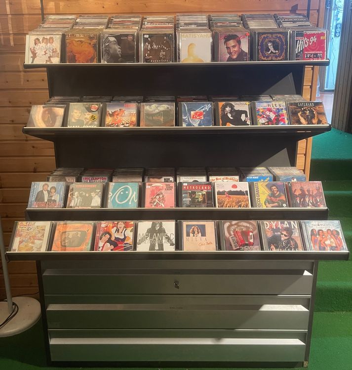 Professionelles CD Gestell, gefüllt mit über 600 Musik-CDs (Gebraucht ...