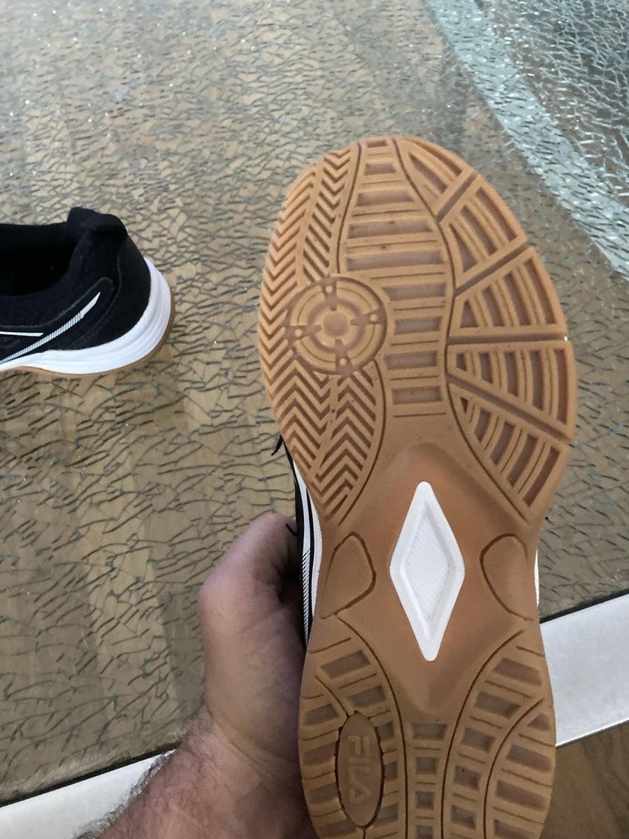 Fila Schuhe für Jungen: Hallenturnschuh – Gebraucht aus Root von dan_8pk5 1