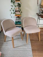 2 Polsterstühle (Scandi-Design)