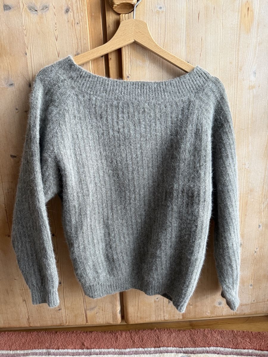 Maglioni & Felpe: Cosy Grey Wool Jumper size S – Usato da Bern venduto da Wil.Wayne