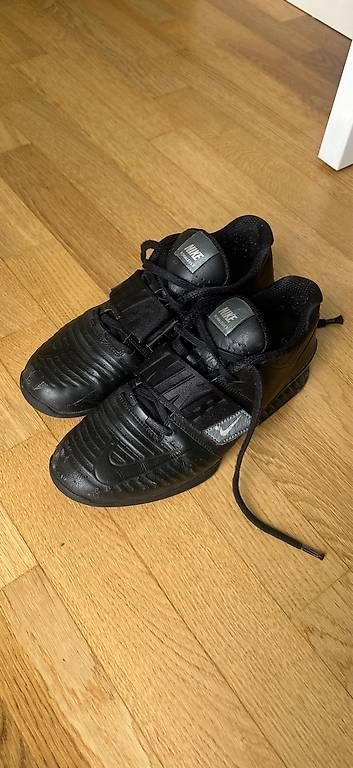 Nike Scarpe da uomo: Powerlifting/weightlifting Shoes – Usato da Zürich venduto da pil_9sh9