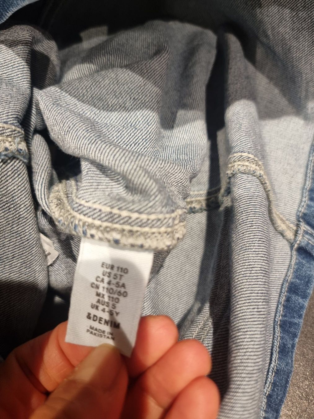 H&M Vestiti & Gonne: H&M Latzkleid Jeans, 110 – Usato da Buttikon SZ venduto da Limo180 2