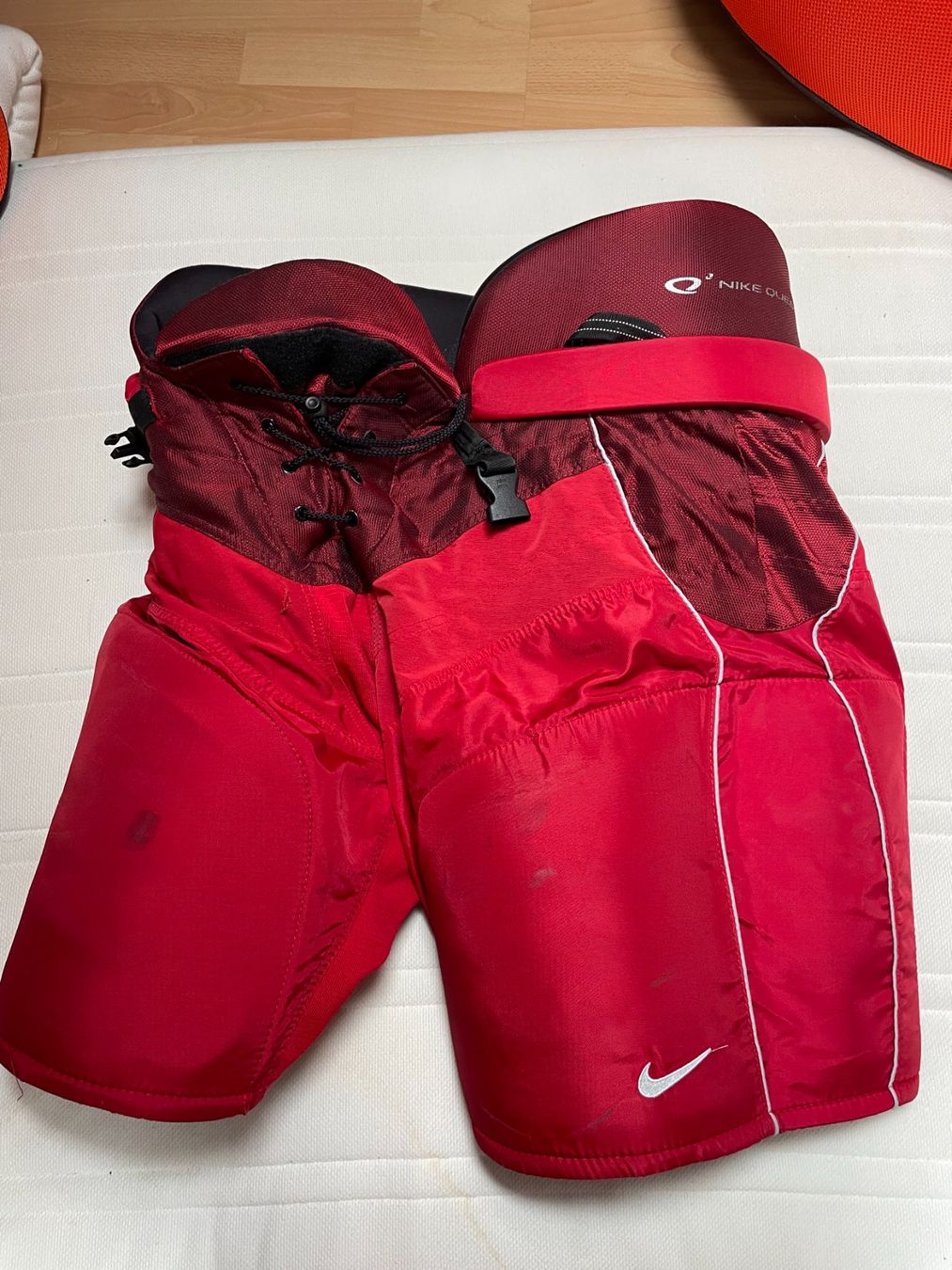 Pantaloni: Nike Quest Eishockeyhose GR XL SR – Usato da Kreuzlingen venduto da deGriGri