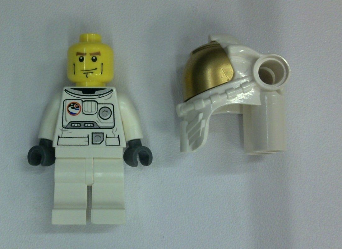 Lego Statuette: Lego City Astronaut – Usato da Sirnach venduto da sagrotin