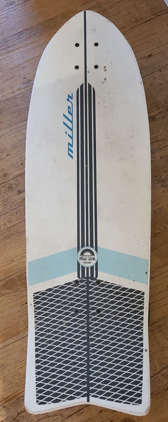 Skateboards: Miller Surfskateboard Deck weiss blau 80cm – Usato da Pfäffikon SZ venduto da sueneli31