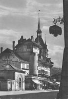 Bern BE historisches Gebäude mit Turm Hotel Geschäfte G