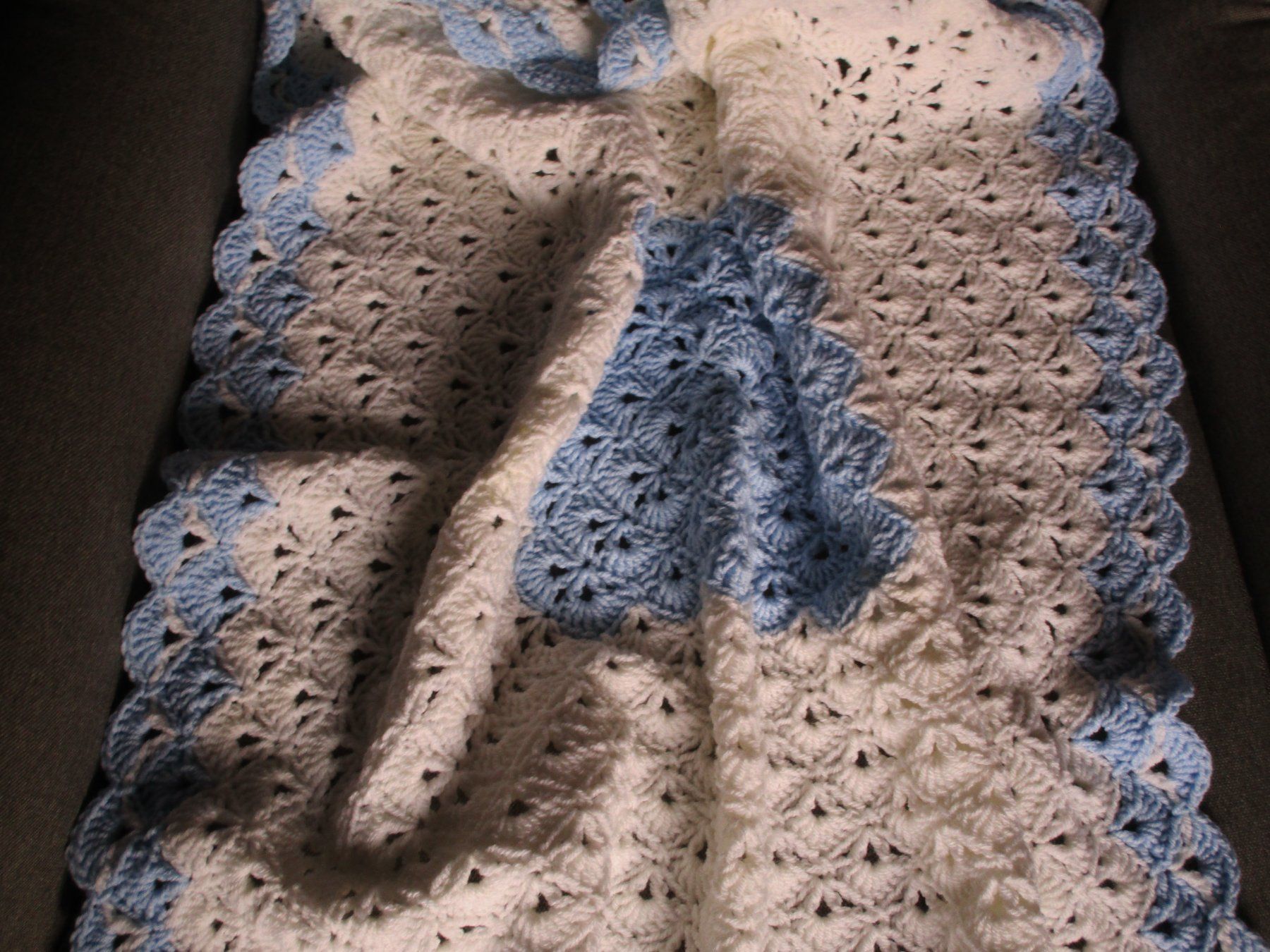 Coperte: Gehäkelt Babydecke + Babyschuhe – Nuovo (secondo la descrizione) da Leuk Stadt venduto da Simone_RZ 4