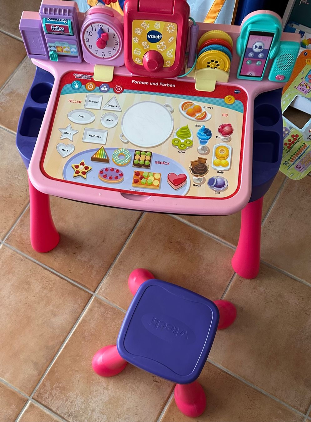 Vtech Giocattoli: VTECH 3in1 magischer Schreibtisch, Deutsch – Usato da Uster venduto da UsterF