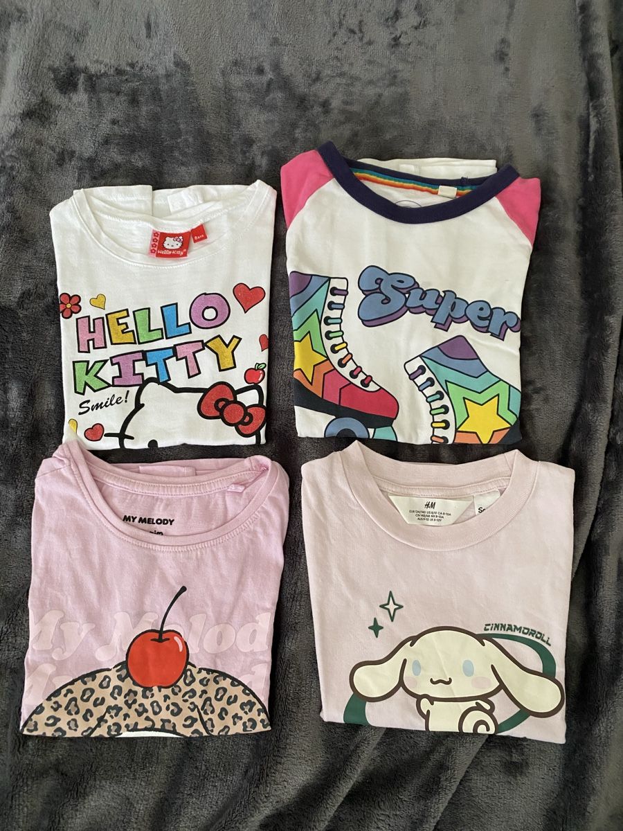 Hello Kitty Kleiderpakete & -sets: T-shirts Hello Kitty taille 8 ans – Gebraucht aus Lignières von The_assistant