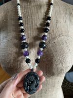 Collier aus Perlen und Steine