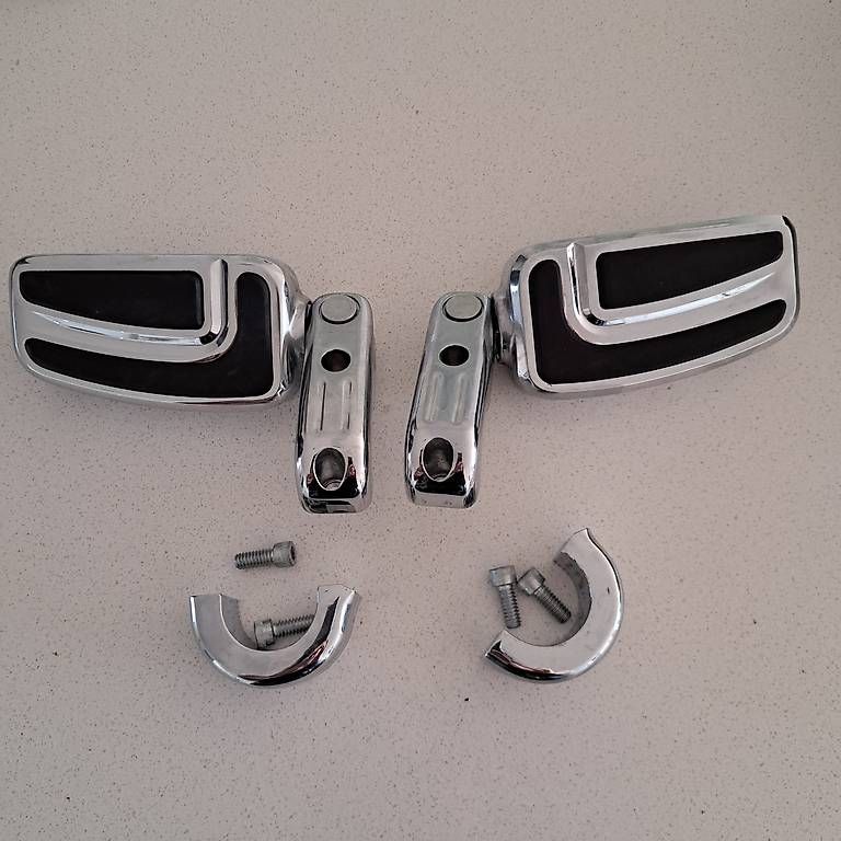 Tutti i ricambio per moto: Harley Davidson Highway Pegs – Usato da Aarau venduto da Kling213