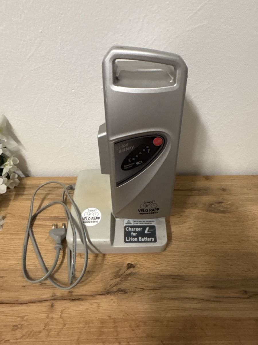 Panasonic Caricatori & Batterie: Ladegerät und Akku2 26v – Usato da Graben venduto da prz_92st