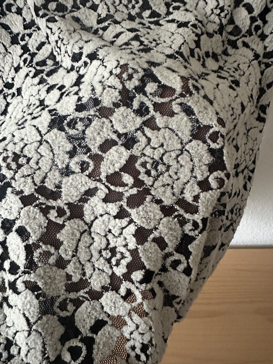 Maglioni & Felpe: Pullover mit Spitzenmuster – Usato da Steffisburg venduto da blackcoffee 1