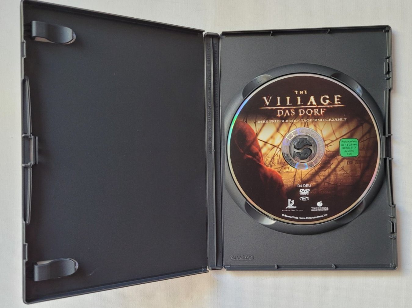Tous les DVDs: THE VILLAGE – DAS DORF – D'occasion à Neftenbach par Mador6 1