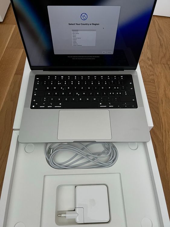 Apple MacBook Pro 14inch mit Garantie 2025 Kaufen auf Ricardo