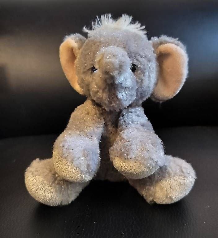 Giocattoli: Elefant Plüschtier  – Usato da Luzern venduto da BPortmannn 1