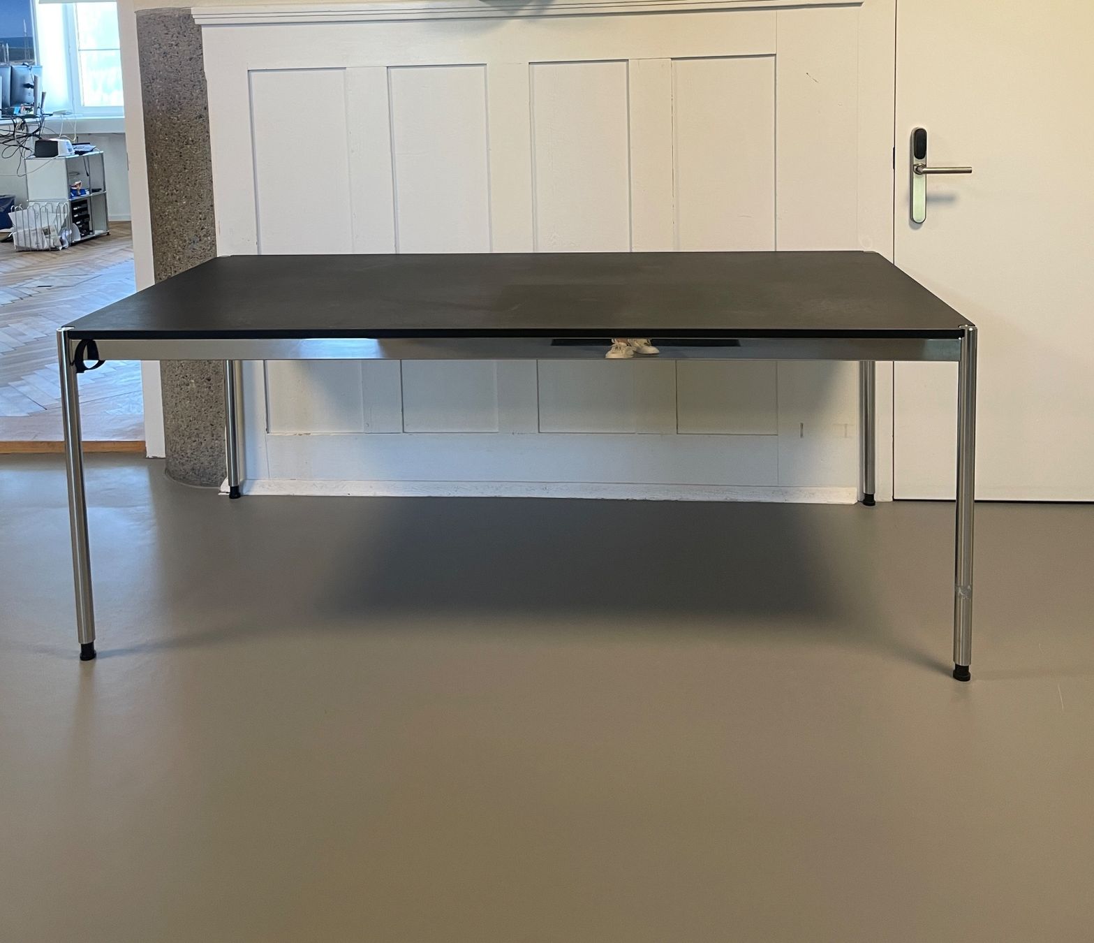 USM Tavoli: USM Haller Tisch 200 X 100 – Usato da Davos Dorf venduto da PMODWRC 1
