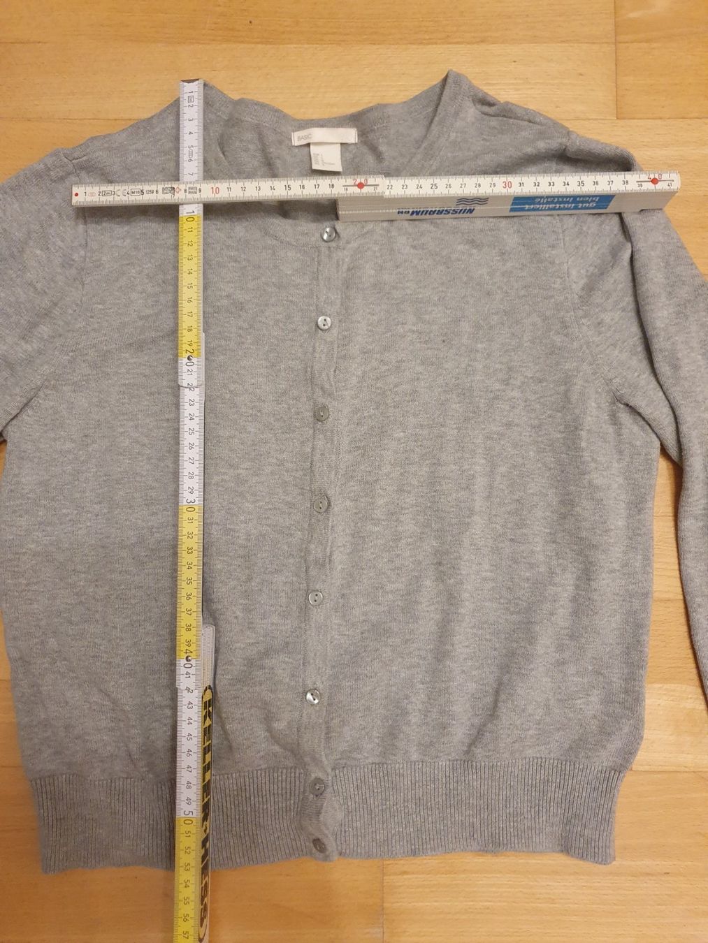 H&M Maglioni & Felpe: H&M Strickjacke Mädchen Gr. L Grau – Usato da Kloten venduto da Hektor44 2