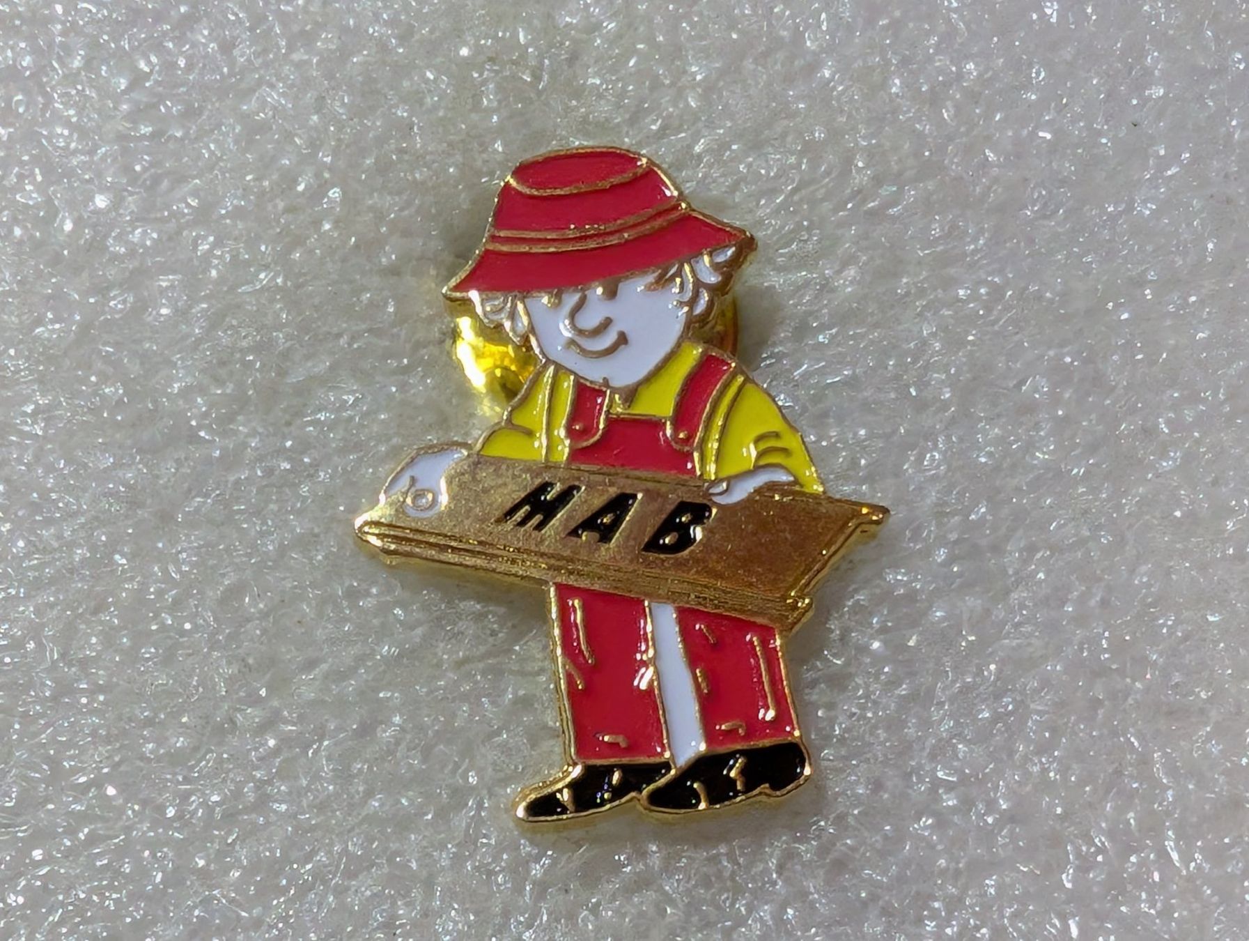 Placchette & Badge: Ansteckpin 3: MAB – Usato da Oppligen venduto da Pin-Fall-Shop