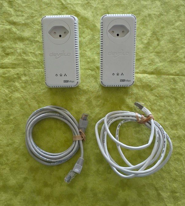 Devolo Unità & Adattatore: Adaptateur CPL Devolo 500 Mbps Avplus avec câbles Ethernet – Usato da Avry-sur-Matran venduto da Tchicco3
