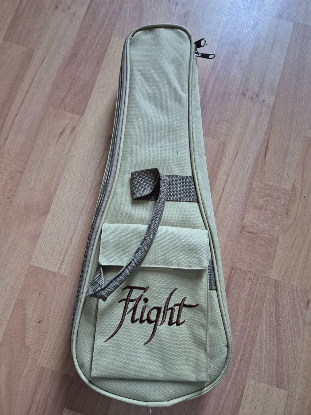 Musikinstrumente: Sopran Ukulele flight – Gebraucht aus Münchenstein von and_bd2m 4