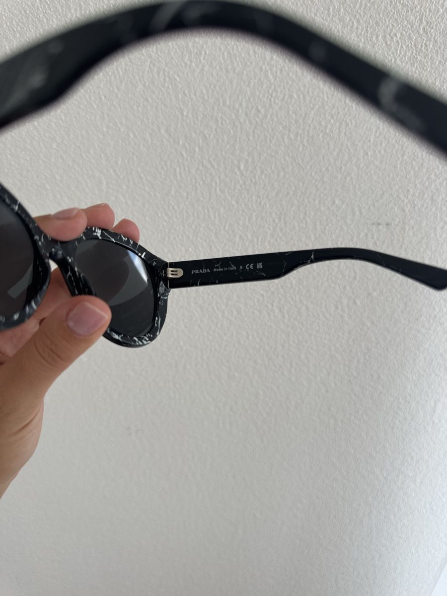 Prada Brillen & Gläser: Prada Sonnenbrille schwarz Marmor-Print – Neu (gemäss Beschreibung) aus Uetikon am See von happywishes 2