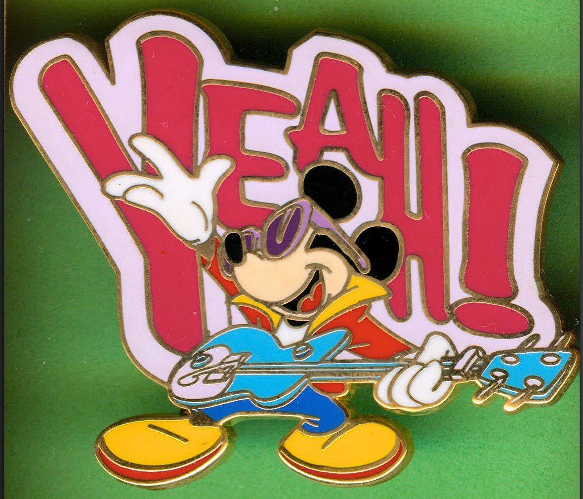 Disney Plaketten & Abzeichen: DISNEY  MICKEY  Gitarre  – Gebraucht aus Winterthur von Sammleroase