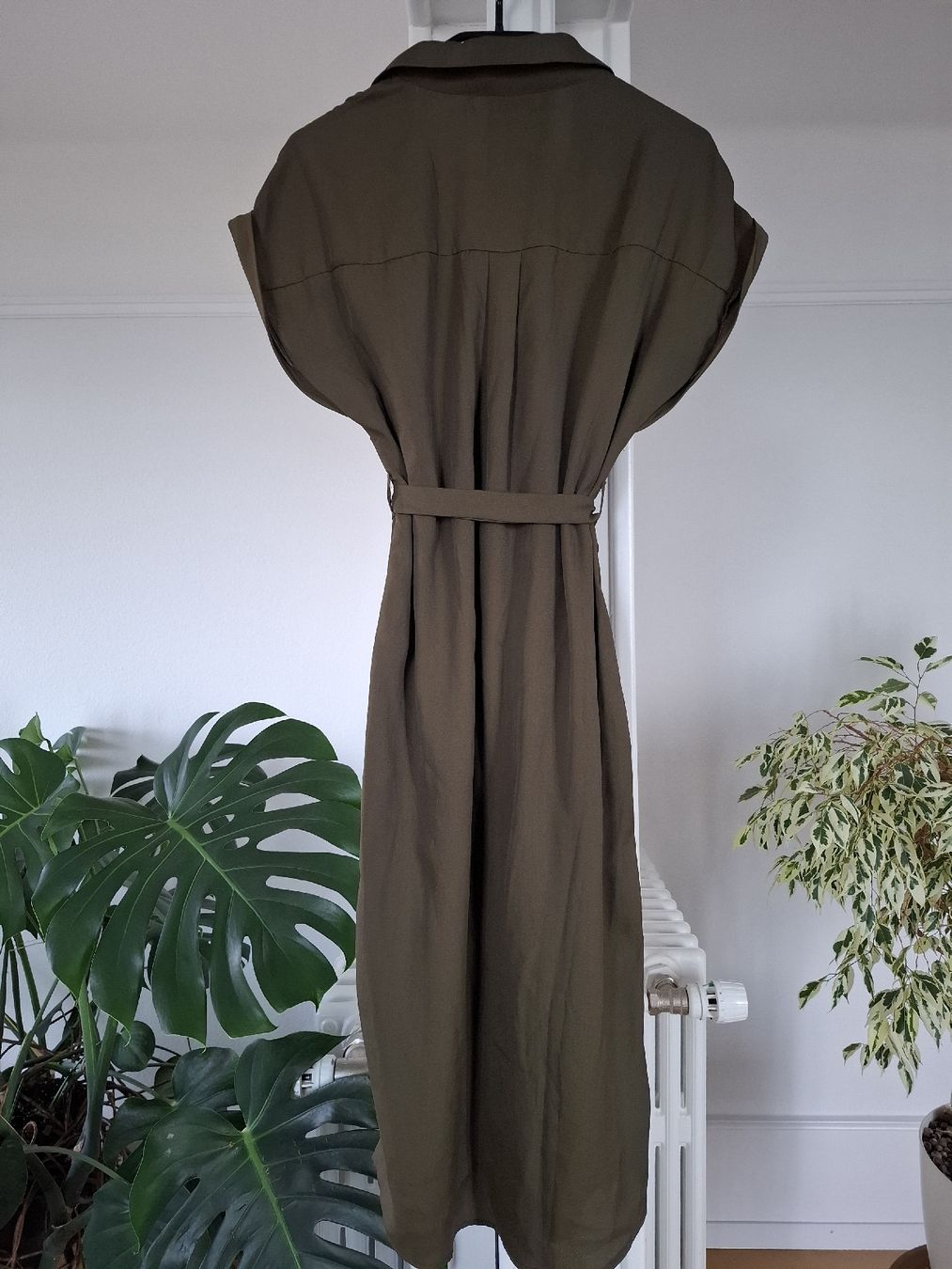 Robes: Robe chemise kaki Even & Odd, taille M – D'occasion à Neuchâtel par FloKo88 1