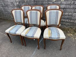 6 Stühle aus Holz mit Stoffbezug blau gestreift