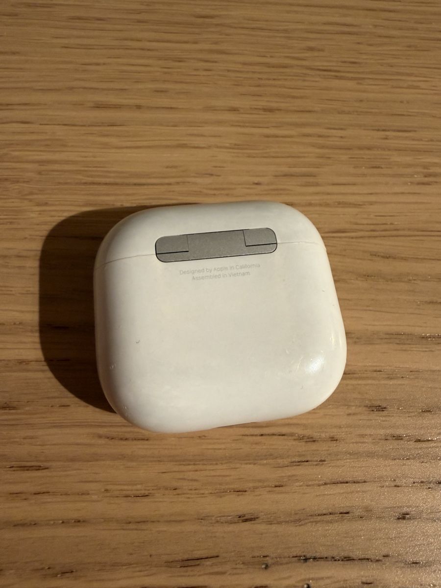Apple Cuffie: Airpods Gen 4 mit ANC – Usato da Eglisau venduto da pebblebeach 3