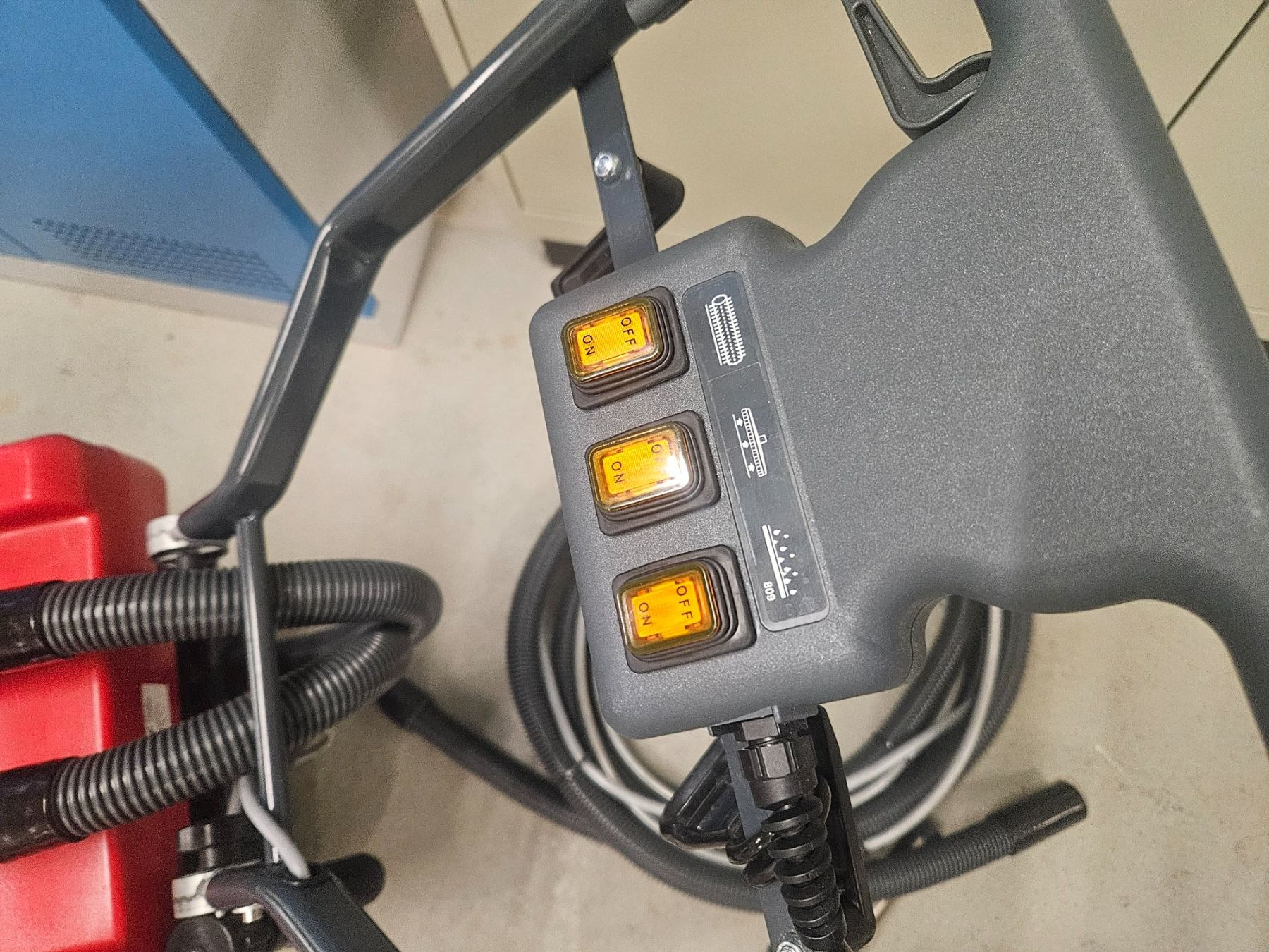 Cleanfix Tutte le macchine: Cleanfix Sprühextraktionsgerät Teppichreiniger – Usato da Rüti ZH venduto da looren94 2