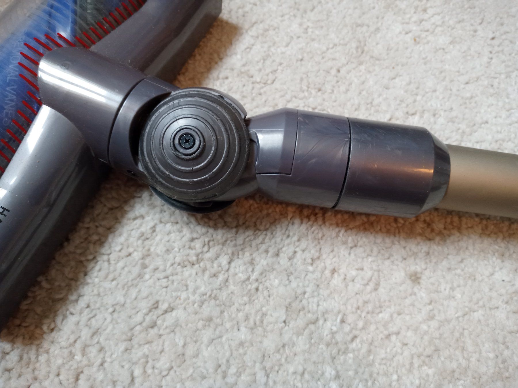 Dyson Aspirateurs & Accessoires: Handstaubsauger Dyson V8 – D'occasion à Prez-vers-Siviriez par Monija70 6