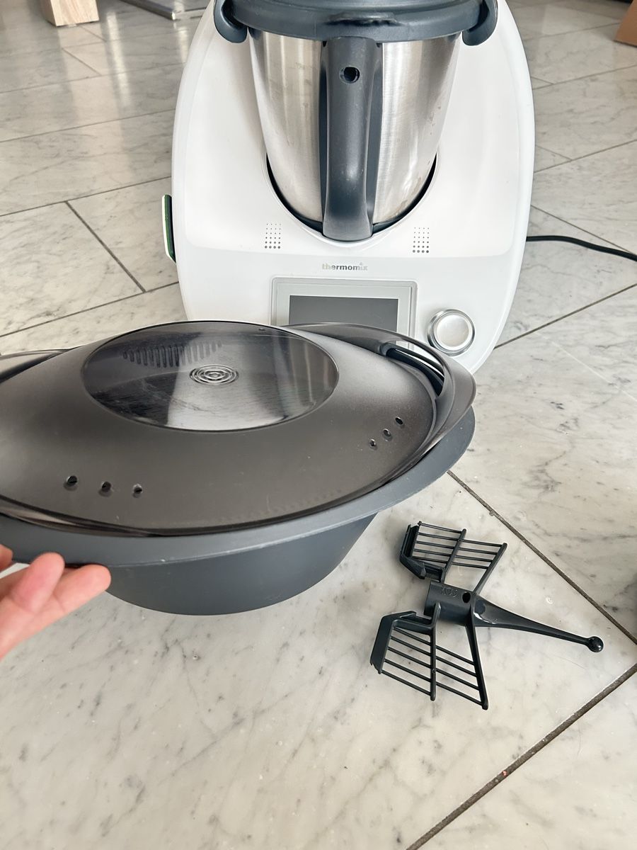 Thermomix Elettrodomestici da cucina: Thermomix TM5 gebraucht  – Usato da Chur venduto da epyks 3