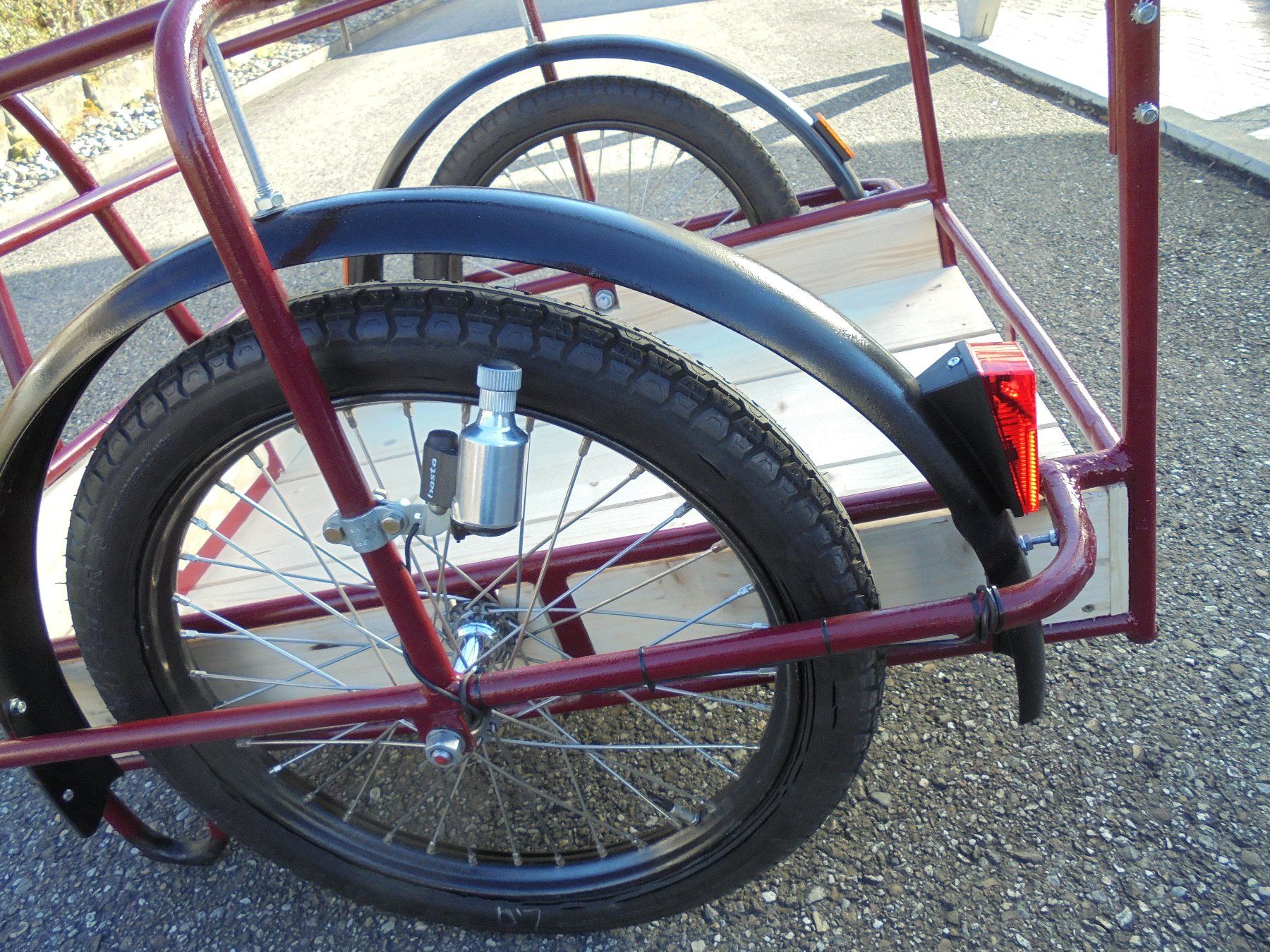 Remorques: Stabiler Velo-Mofa-Anhänger – D'occasion à Rohrbach par Benz16 5