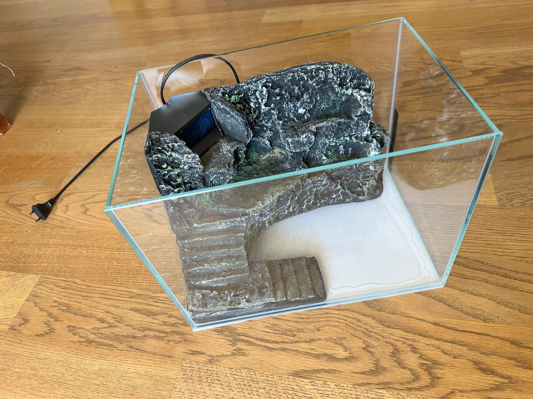 Acquari: Aquarium mit integriertem Filter – Usato da Heerbrugg venduto da Martini222