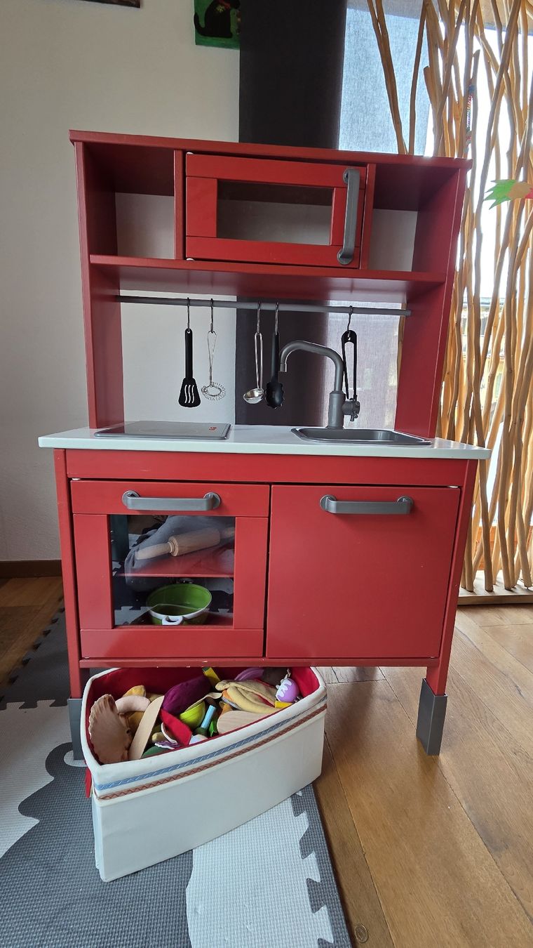 Ikea Giocattoli: Spielküche mit Zubehör – Usato da Klosters venduto da Natifabio