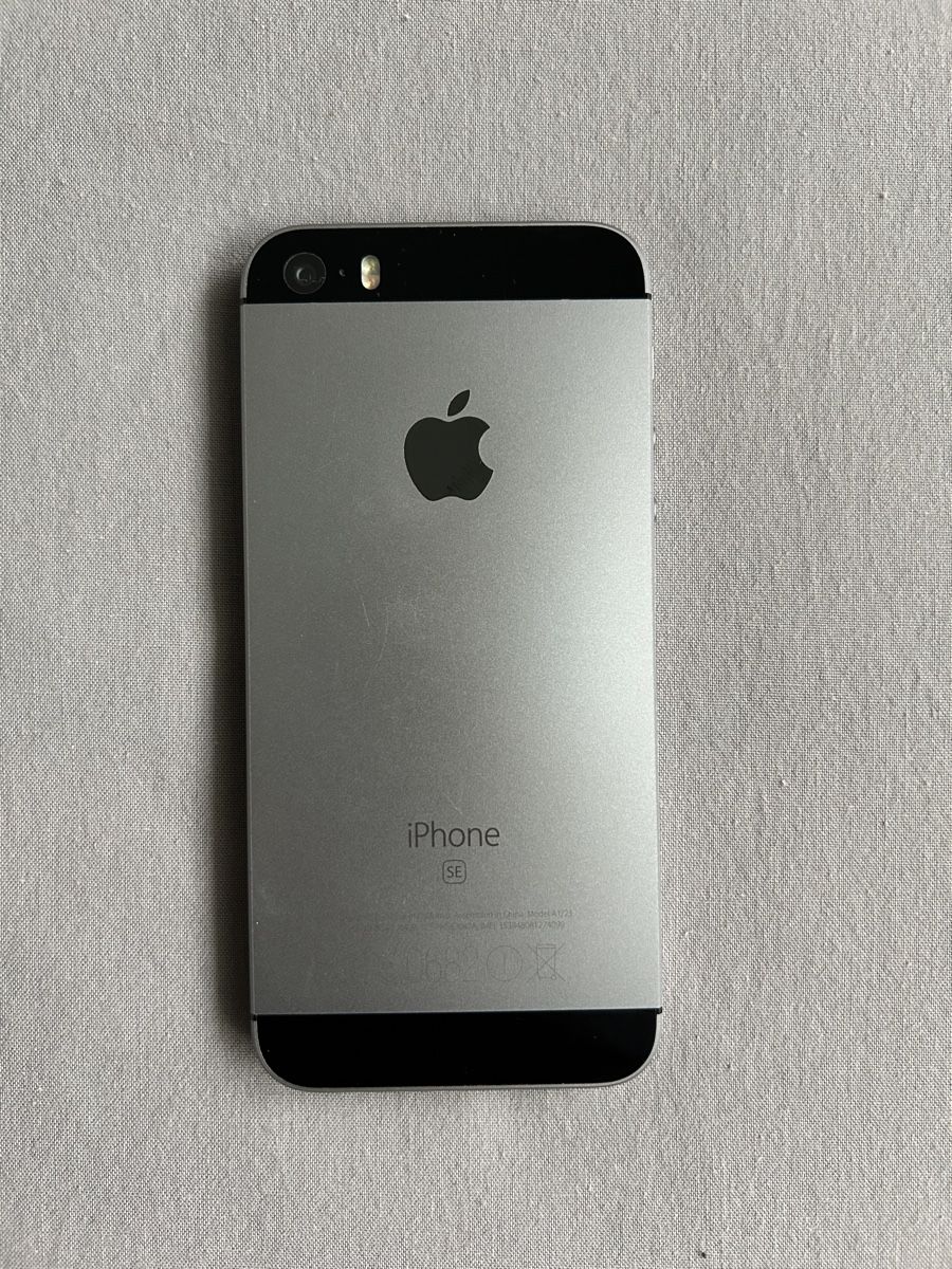 Apple Handys / Smartphones: iPhone SE 2016 – Neu (gemäss Beschreibung) aus Sion von reii 1