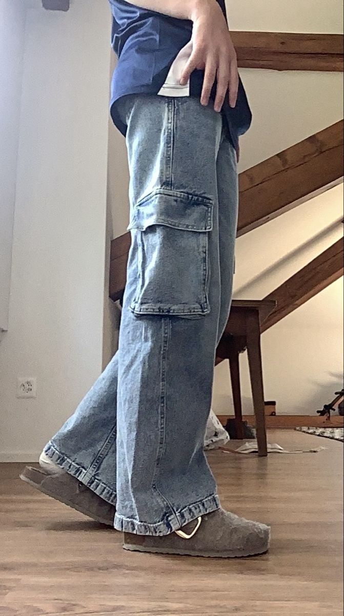 H&M Hosen: Baggy Light washed Cargo Jeans – Gebraucht aus Uznach von sal_cf8p 4