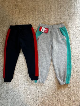 2x jogging pants - size 3-4 Y