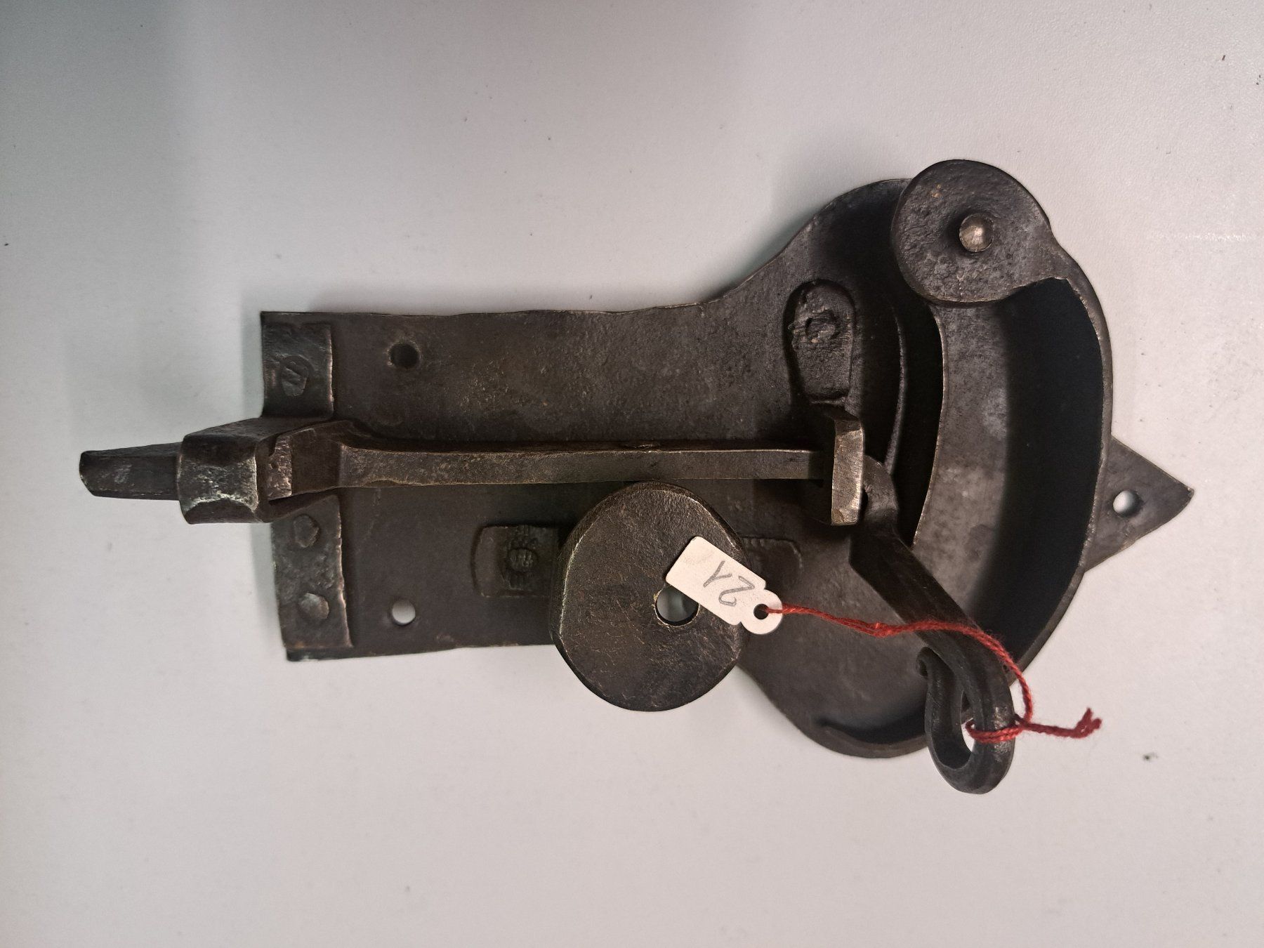 Cadenas: Türschloss alt / antik – D'occasion à Bern par Patinaa