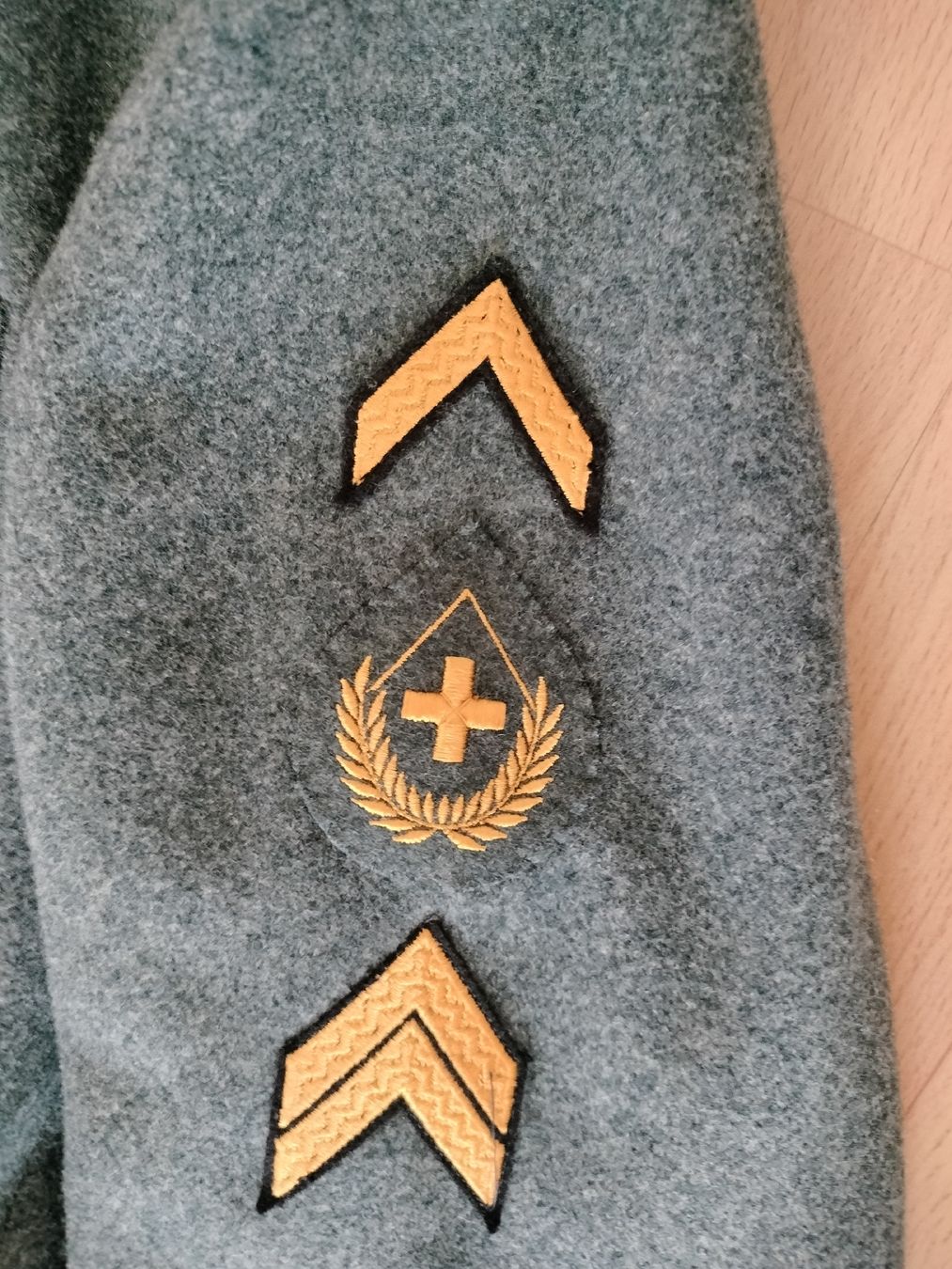 Schweizer Armee Uniformi: Antike Schweizer Armee Militär Uniform – Usato da Schwanden Sigrisw venduto da cadieux71 1