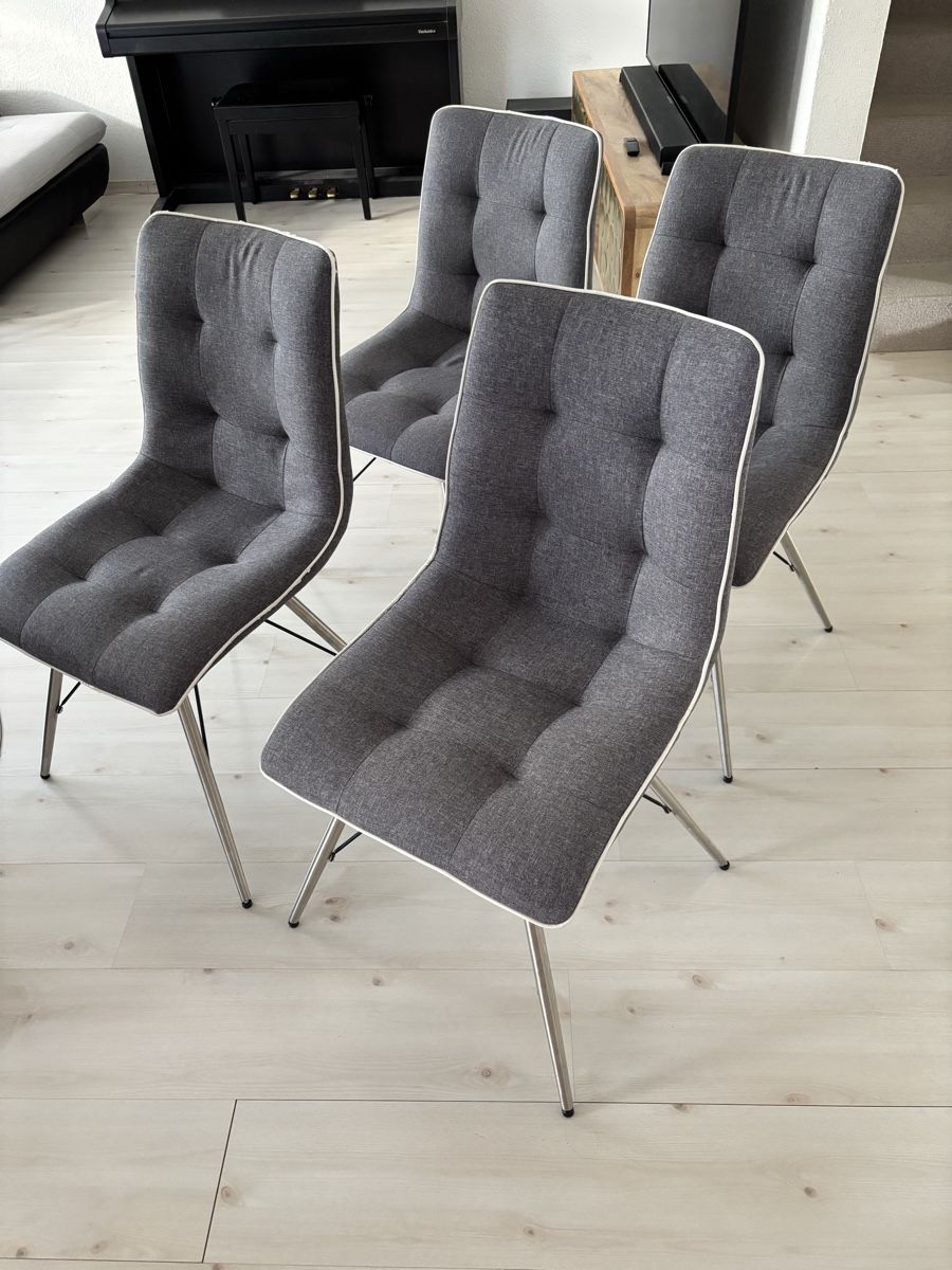 Chaises: 4 Stühle  – D'occasion à Fällanden par Ustupsi