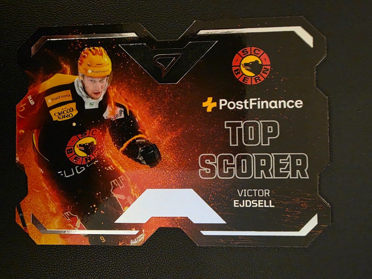Sportzoo Cartes à collectionner: 2025/26 SCB Bern Victor Ejdsell Playoffs – D'occasion à Bauma par Yotanke