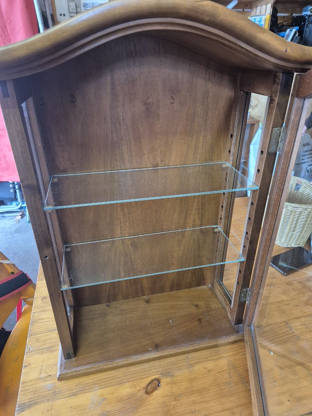 Vitrinen: Kleine alte Vitrine holz/ glas – Gebraucht aus goldingen von M.Balmer-13 3