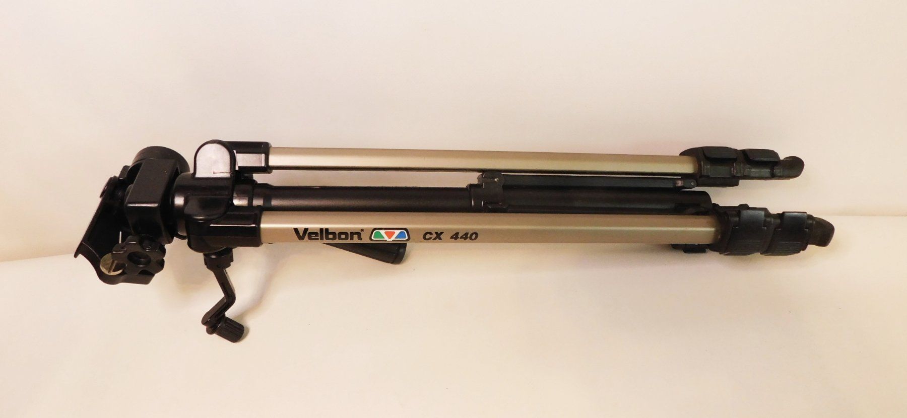 Velbon Treppiedi & Teste: Velbon CX-440 Lightweight 4' High Photographer Camera – Usato da Emmenbrücke venduto da Ulisse-22 1