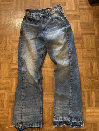 Jean Bershka bleu délavé coupe large taille 32 bon état