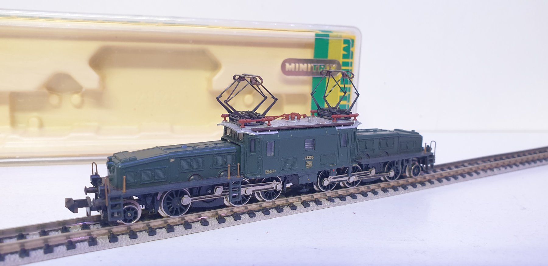 Trix Modellini di ferrovie: Minitrix SBB Ce6/8 Krokodil 12926 – Usato da Neuenhof venduto da ludovicco