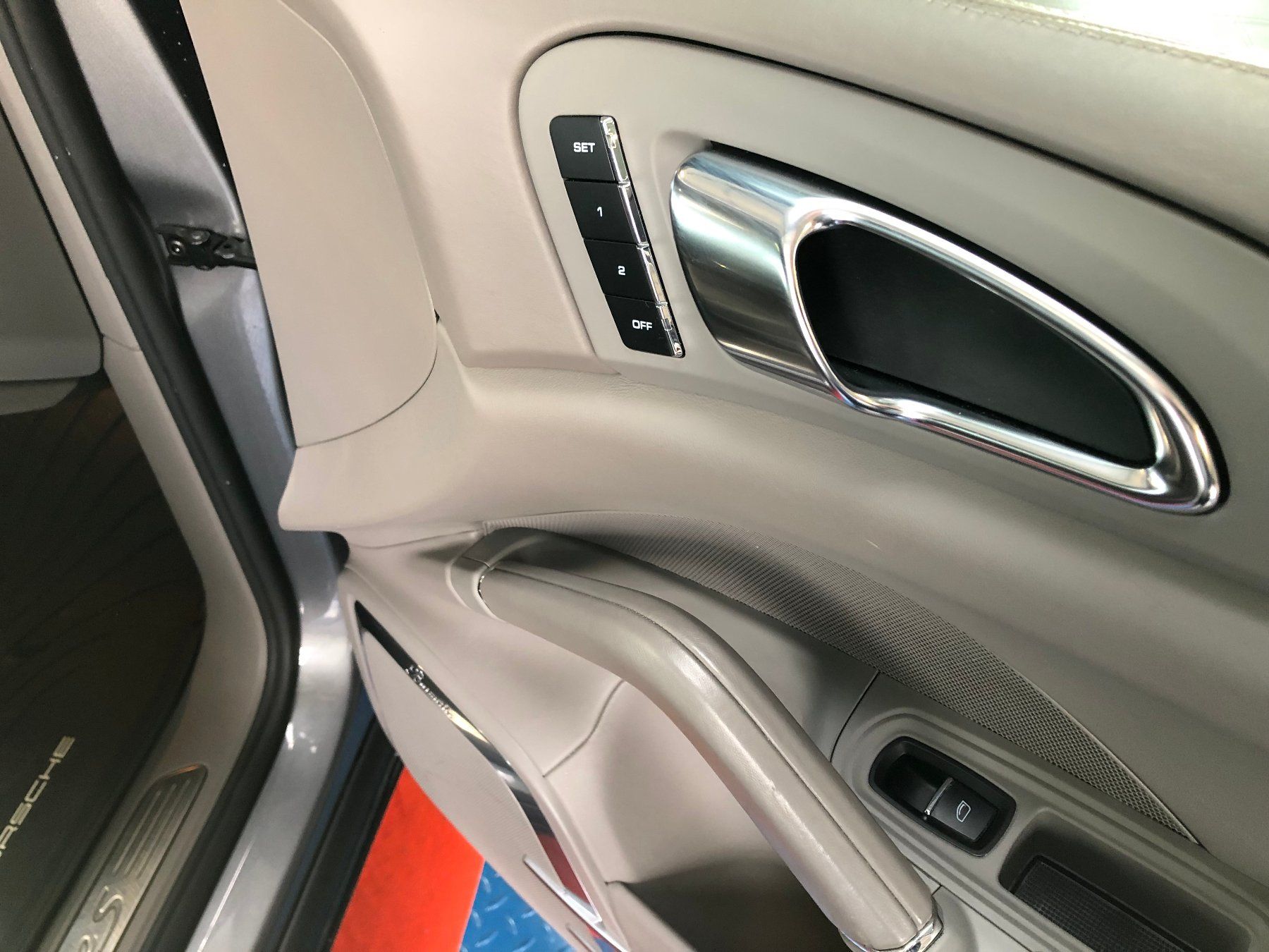 Porsche Automobili: PORSCHE Cayenne S – Usato da Gampelen venduto da Steuer0 8