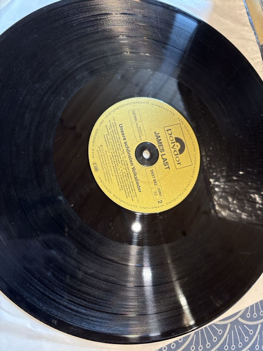 Schallplatten: Vinyle James Last Nos plus belles chansons folkloriques – Gebraucht aus Ste-Croix von choupy60 1